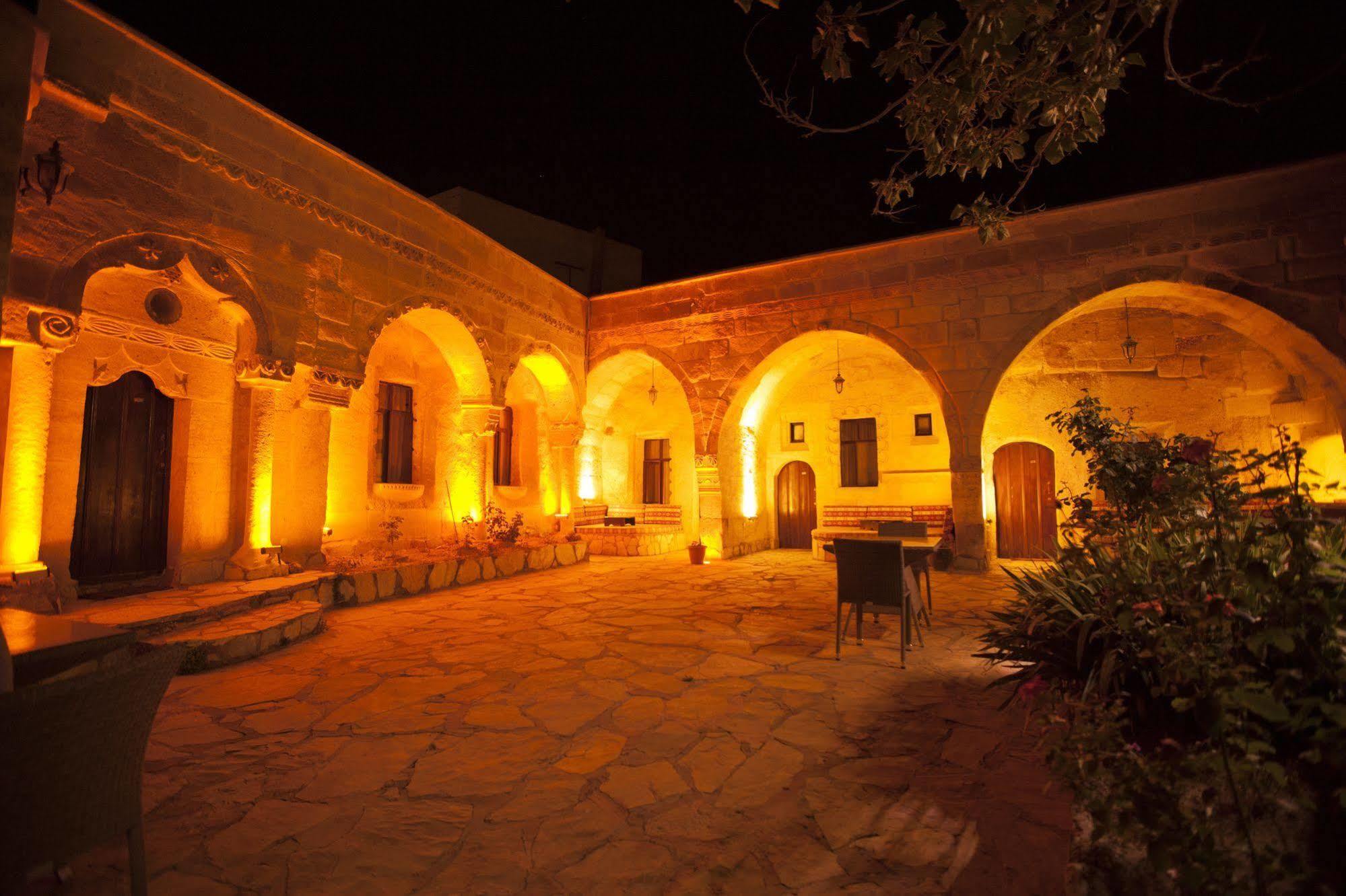 Cappadocia Palace Hotel อูร์กุบ ภายนอก รูปภาพ